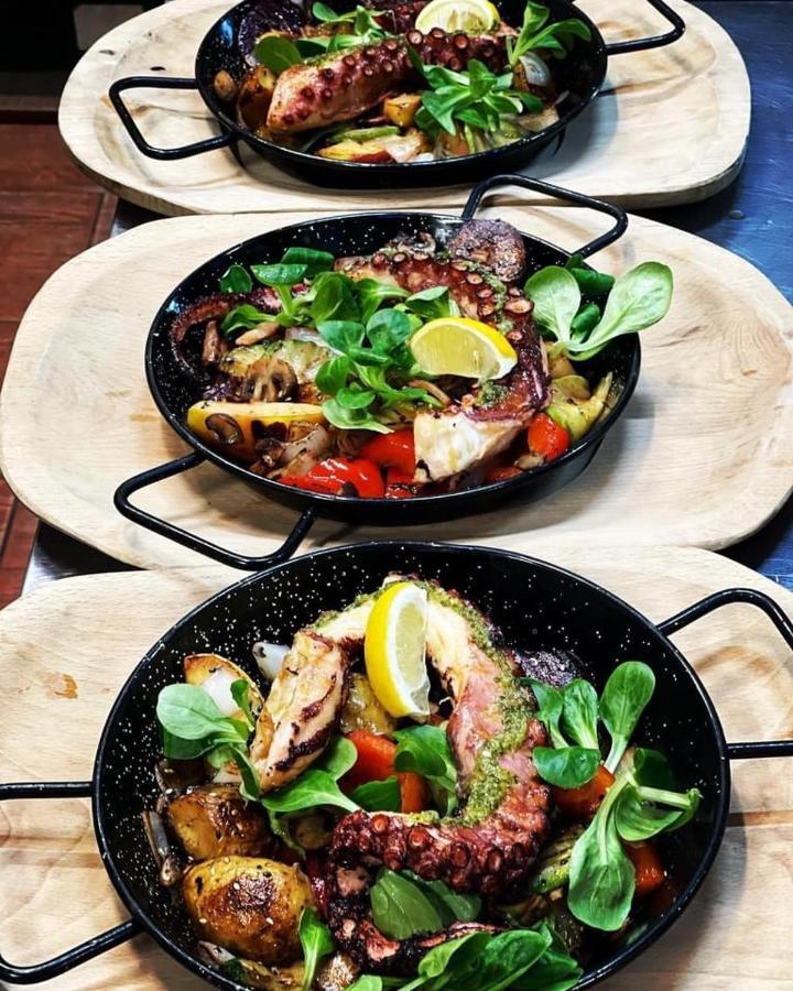 Restauracja I Noclegi Izba Rybacka W Krainie Wygaslych Wulkanow Podgorki Ngoại thất bức ảnh