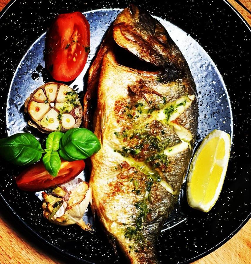 Restauracja I Noclegi Izba Rybacka W Krainie Wygaslych Wulkanow Podgorki Ngoại thất bức ảnh